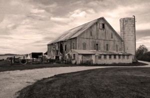 barn_bw
